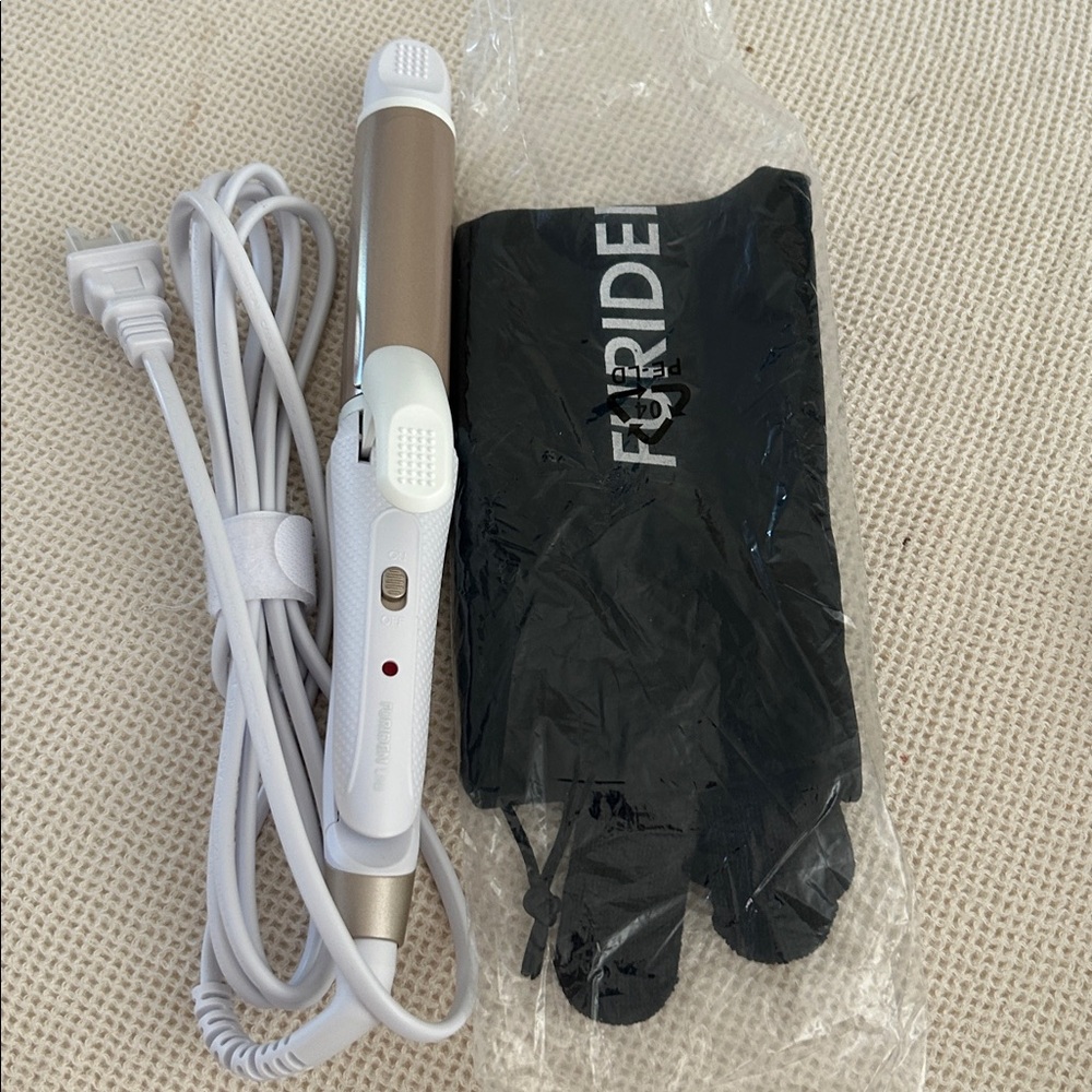FURIDEN Europe Travel Curling Iron Mini: Dual Voltage Flat Iron, White, NWT